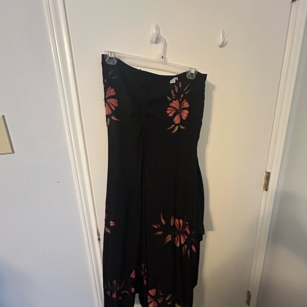 Hawaiian style black strapless dress with flowers one size